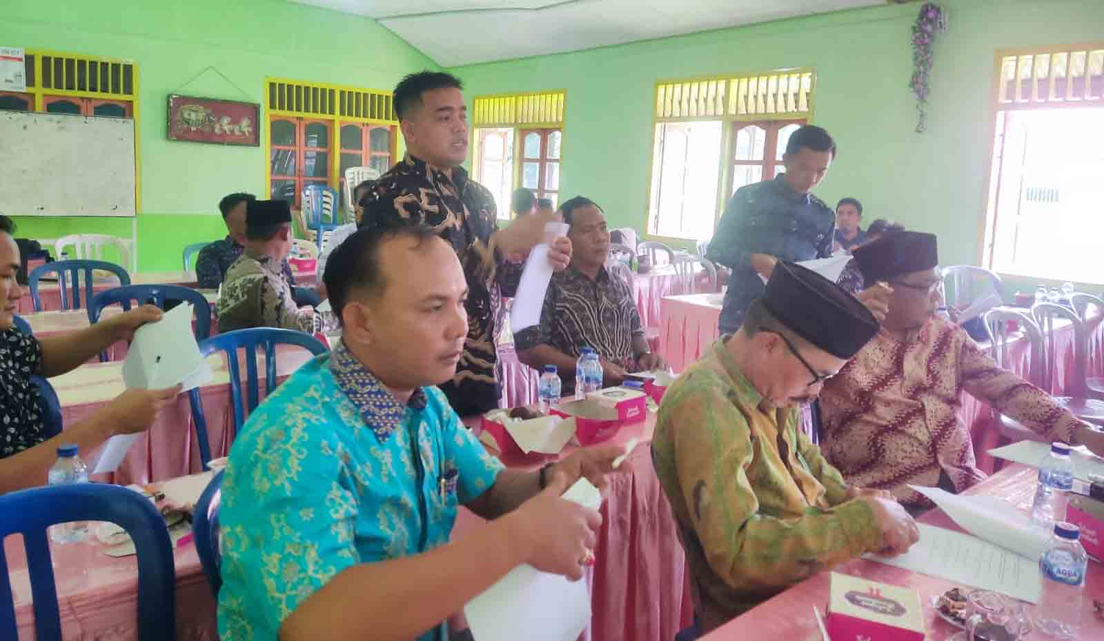 Pemilihan Sempat Alot, Wabup Arie Kukuhkan Edizen jadi Ketua FKKD Bengkulu Utara 