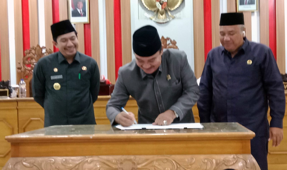 Sidang Paripurna, 7 Fraksi DPRD Bengkulu Utara Sepakat Sahkan Raperda APBD 2025