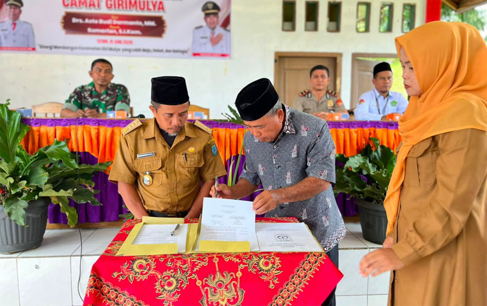 Gelar Pisah Sambut Camat Giri Mulya, Ini Harapan Asto Budi Darmanto