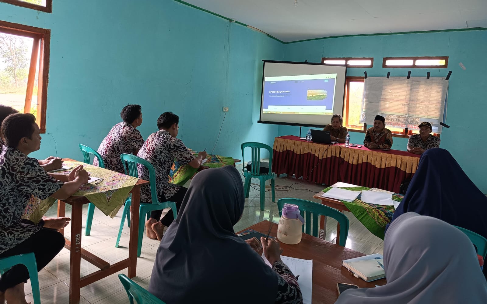 TPK dan Perangkat Desa di Kecamatan Padang Jaya Dilatih Pengadaan Barang dan Jasa