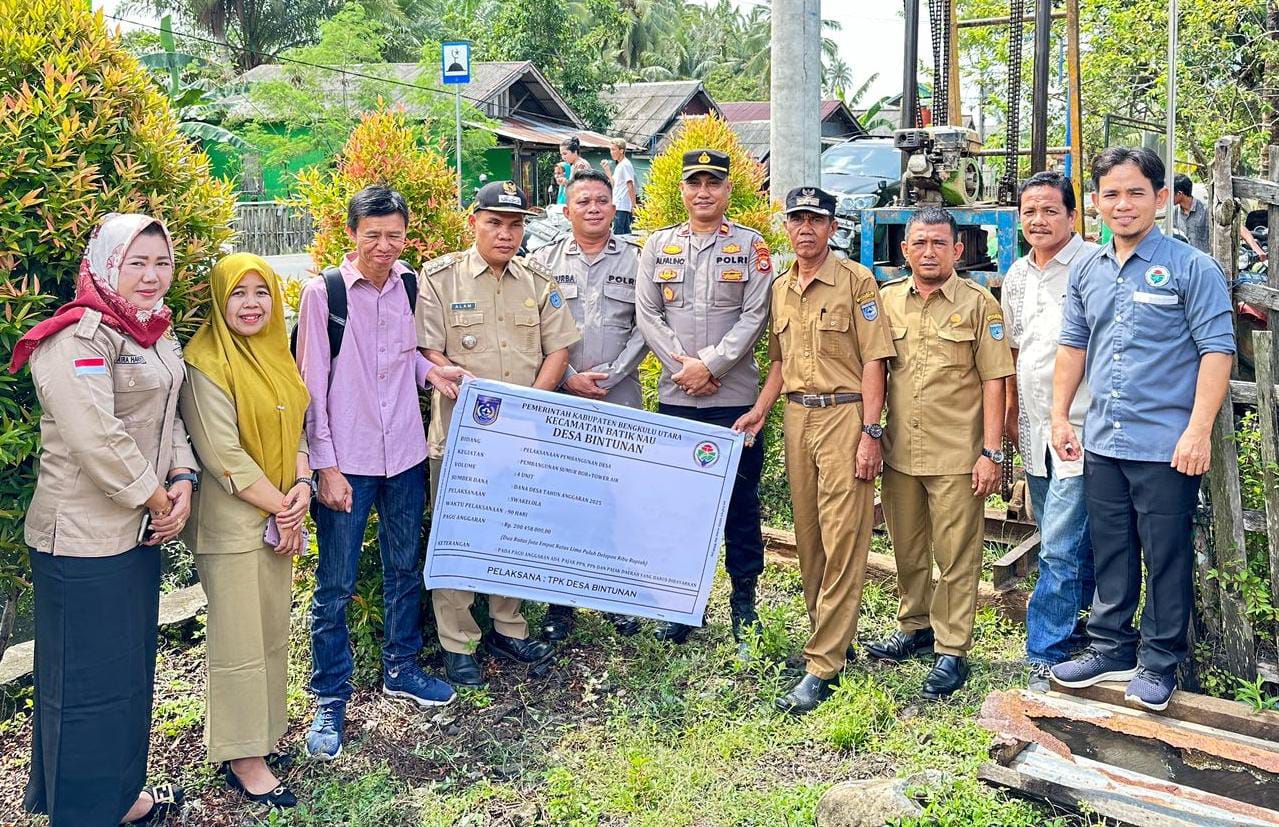 Tingkatkan Pembangunan Desa, Bintunan Gelar Titik Nol dan Pembagian BLT DD