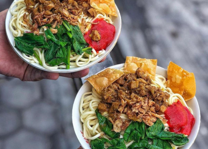 Sajian Mie Ayam Plus Chili Oil Cocok Dinikmati di Cuaca Dingin, Ini Resep Lengkapnya