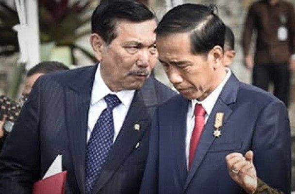 Jokowi Tunjuk Luhut Pimpin Satgas Tata Kelola Sawit