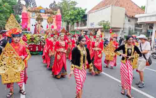 Pawai Budaya dan Kesenian Meriahkan Peringatan HUT RI di Ulok Kupai