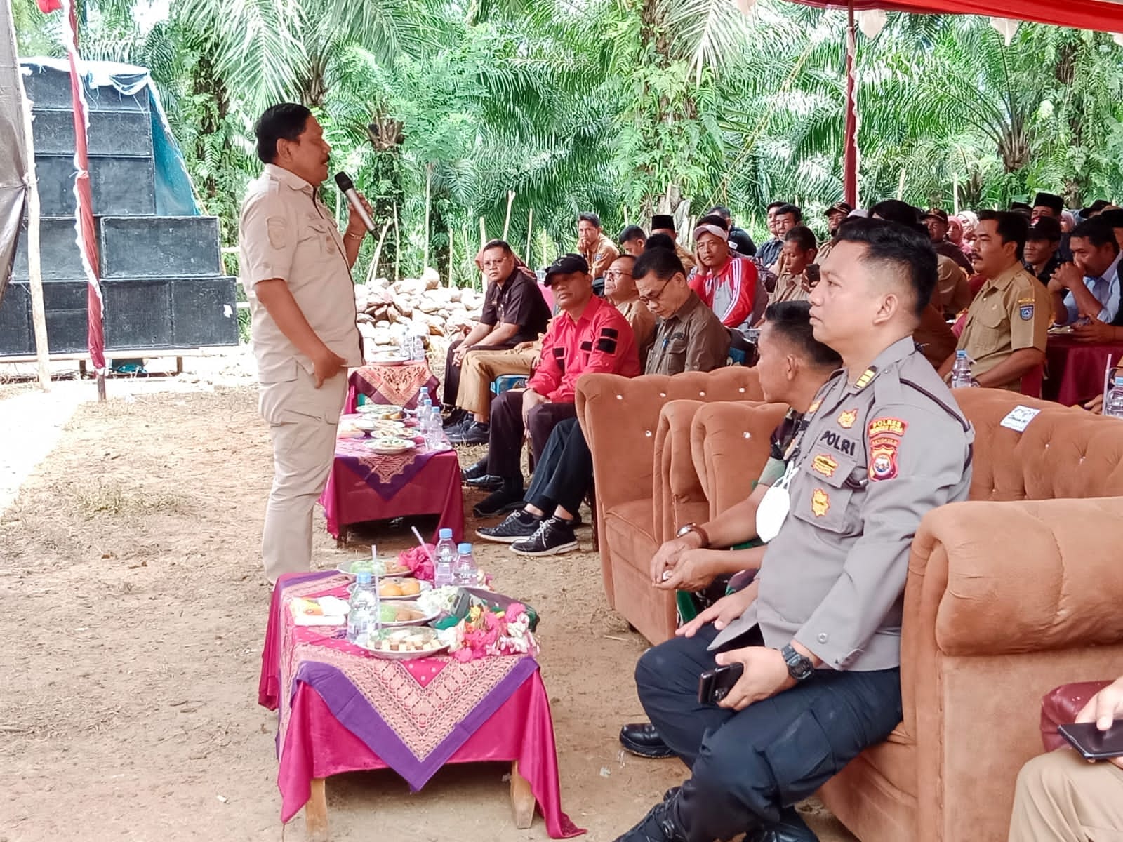 Karya Bakti TNI Resmi Dibuka, Bupati Komitmen Tuntaskan Jalan D1-Gembung Raya