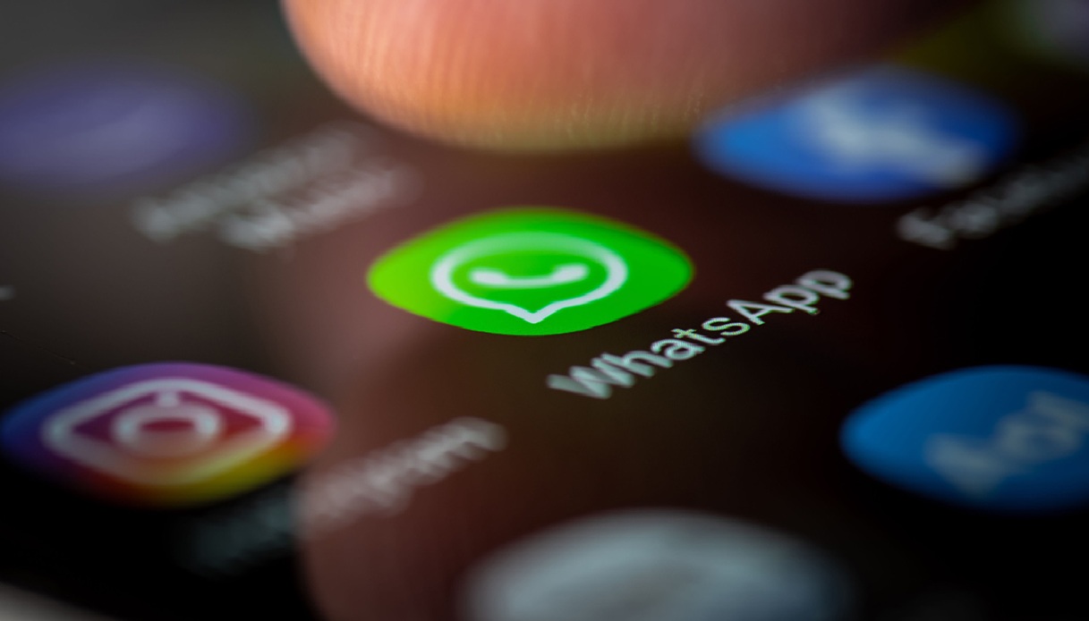 WhatsApp Buat Fitur Hubungkan Akun Media Sosial ke Profil Pengguna