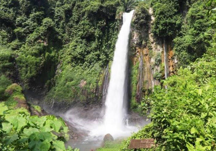 Desa di Bengkulu Ini Punya Air Terjun Dua Suhu, Jangan Ngaku Pecinta Alam Kalau Belum Kesini