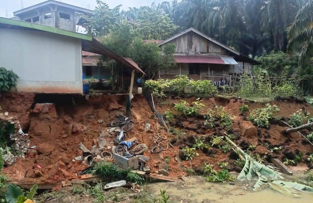 Cuaca Sulit Diprediksi, Warga Diminta Waspada Longsor