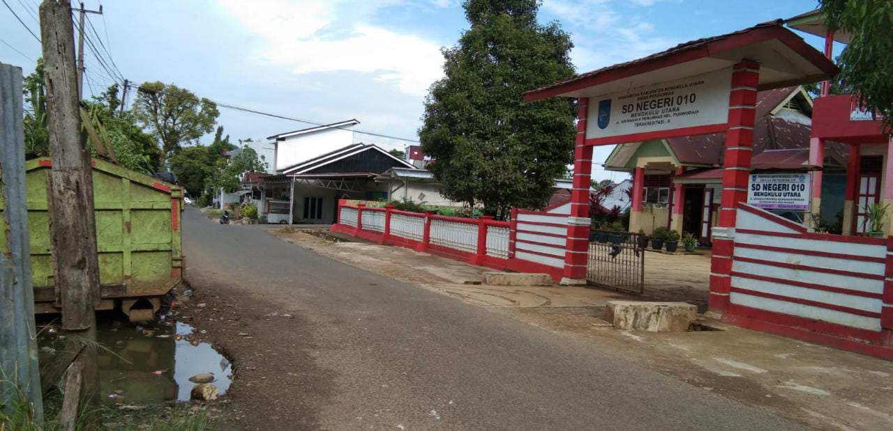 Soal Kontainer Sampah di Depan Sekolah, ini Kata Kepala DLH Bengkulu Utara