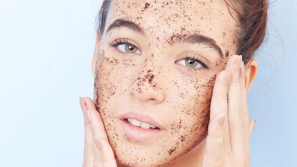 Tips Menjaga Kulit Wajah Agar Tetap Mulus di Usia 40-an