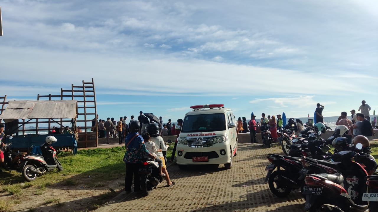 Kabarnya 3 Saudara Hanyut di Pantai Panjang, 1 Selamat, 2 Masih Hilang