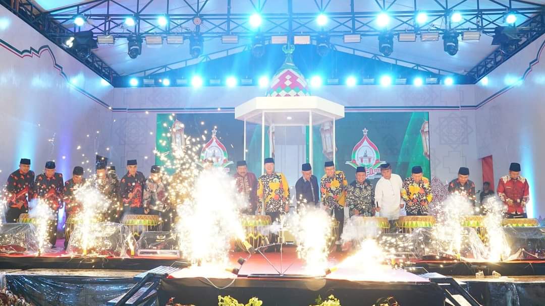 Diguyur Hujan Lebat, Pembukaan MTQ ke-36 Tingkat Provinsi Bengkulu Bertaburan Kembang Api