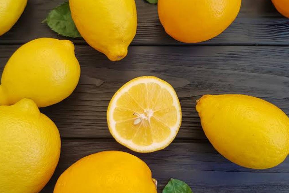 Ternyata Buah Lemon Bisa Bantu Mencerahkan Ketiak, Dijamin Kinclong Tanpa Iritasi