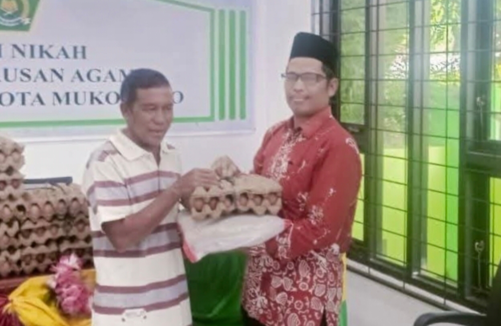 Kemenag Mukomuko Perkuat Peran Sosial KUA Lewat Bakti Sosial