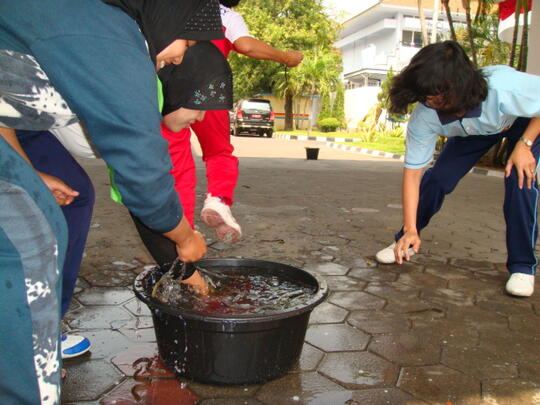 Ini Daftar Lomba HUT Kecamatan Padang Jaya, Ada Emak-emak Tangkap Belut