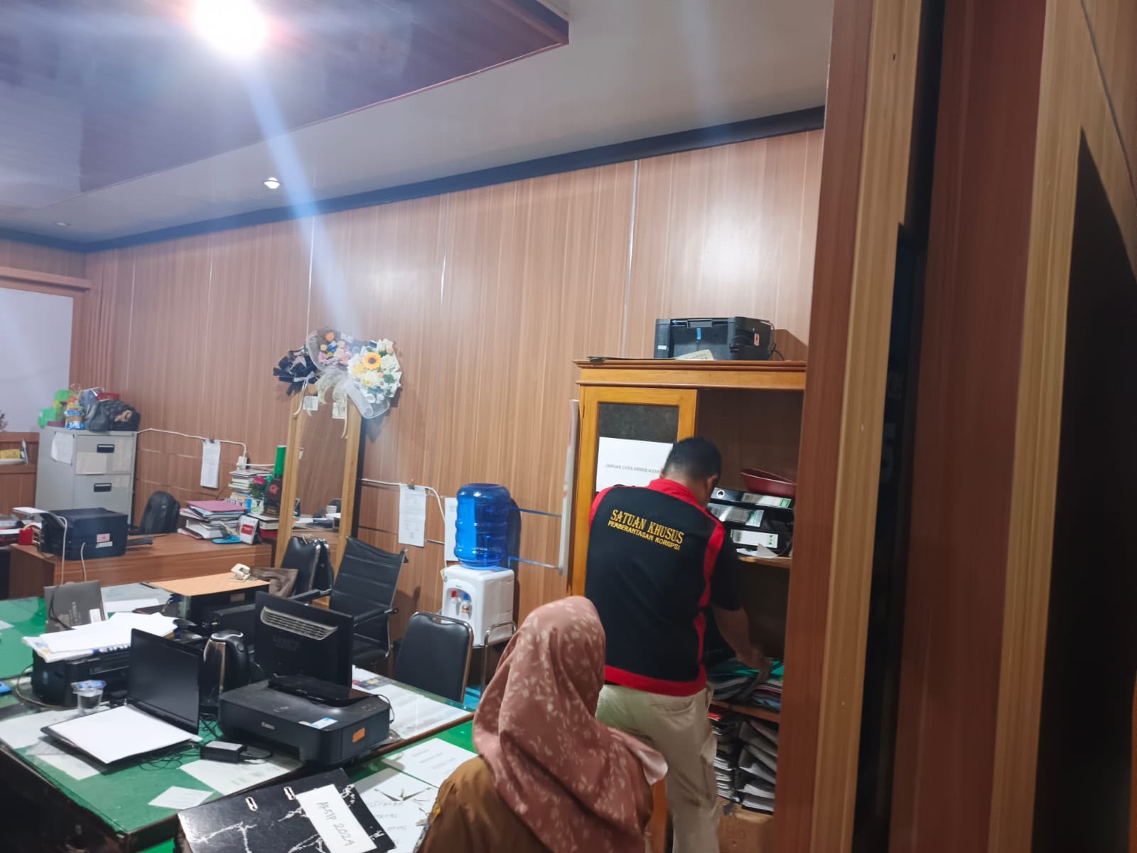 BREAKING NEWS! Jaksa Geledah Kantor DPRD Bengkulu Utara