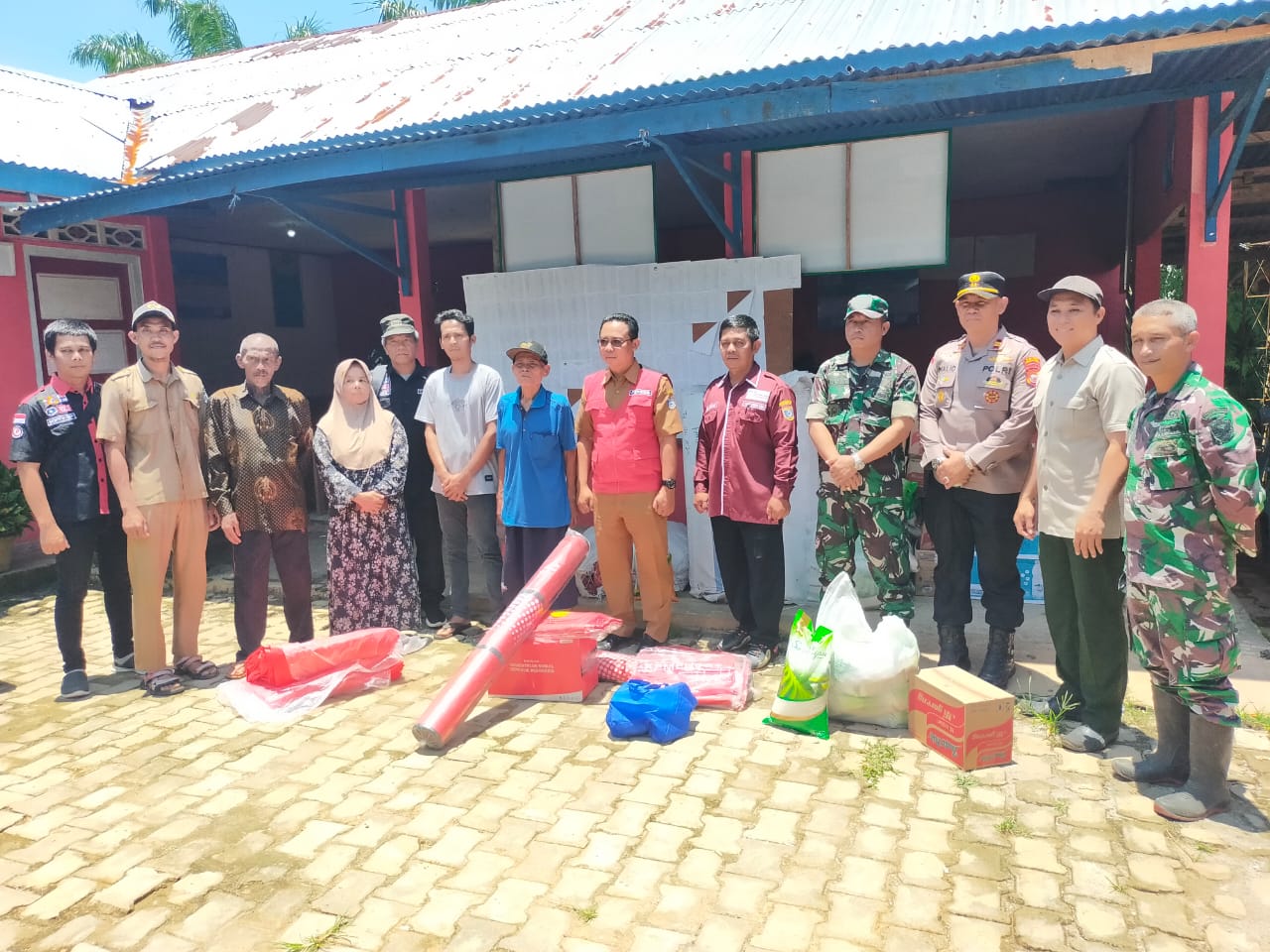 27 Korban Angin Puting Beliung di Air Simpang Terima Bantuan dari Pemerintah