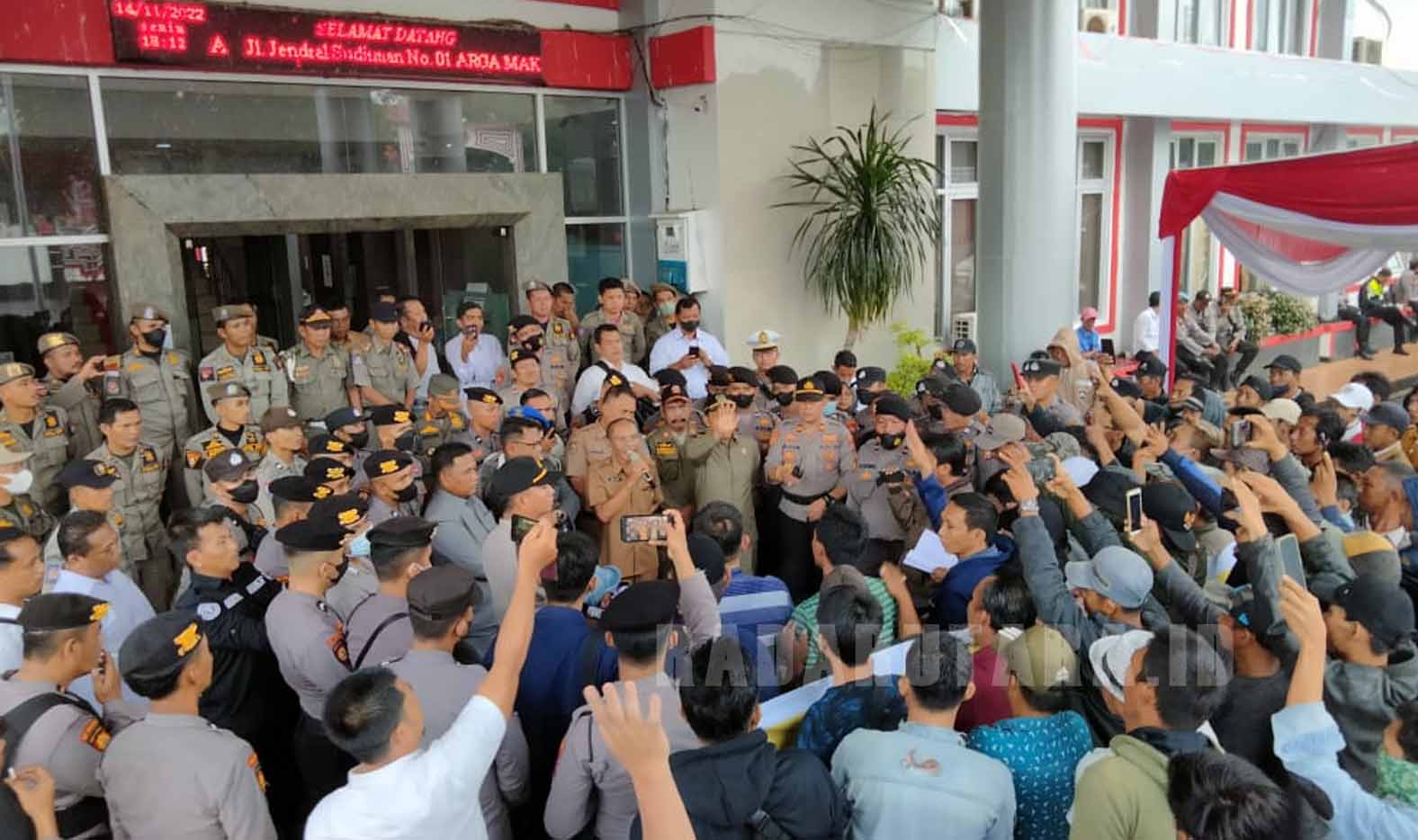 Emosi, Demo HGU PT BRS di Pemkab Bengkulu Utara Nyaris Ricuh