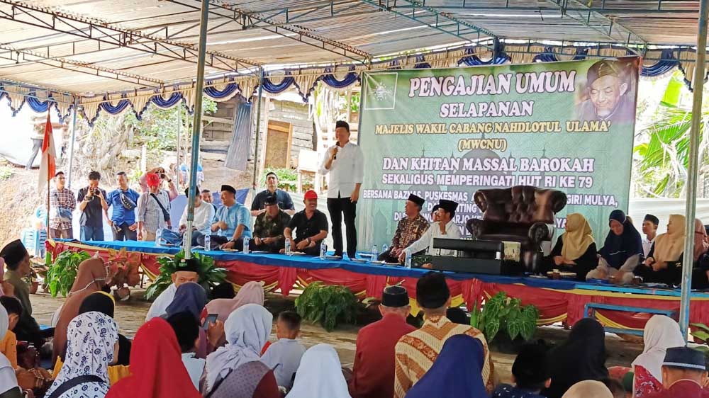 Hadiri Pengajian dan Sunatan Massal, Wabup Arie Sebut MWC NU Giri Mulya Berhasil Kembangkan Organisasi