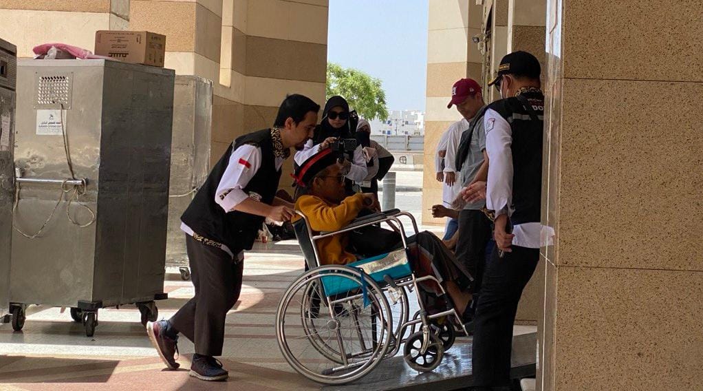 Jamaah Haji Lansia Dihimbau Gunakan Kursi Roda saat di Masjidil Haram
