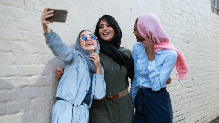 Tips Selfie yang Bagus untuk Kamu Praktek di Rumah Saat Momen Lebaran Nanti