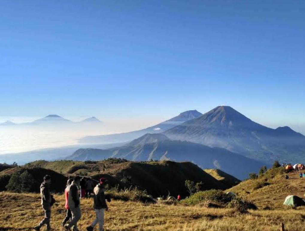 Dibalik Keindahannya, Ini 3 Misteri Gunung Prau, Ada Pintu Gaib yang Bikin Pendaki Tersesat