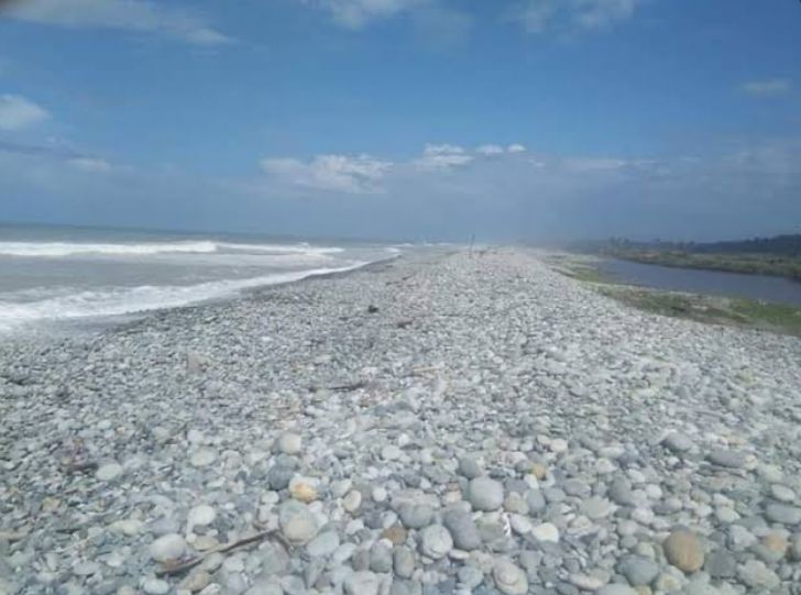 Pantai Batu Putih, Destinasi Wisata Murah Meriah di Bengkulu Selatan