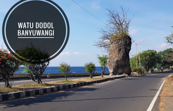 Watu Dodol, Batu Gaib Ditengah Jalan Lintas Banyuwangi-Situbondo yang Tak Bisa Dibongkar oleh Siapapun