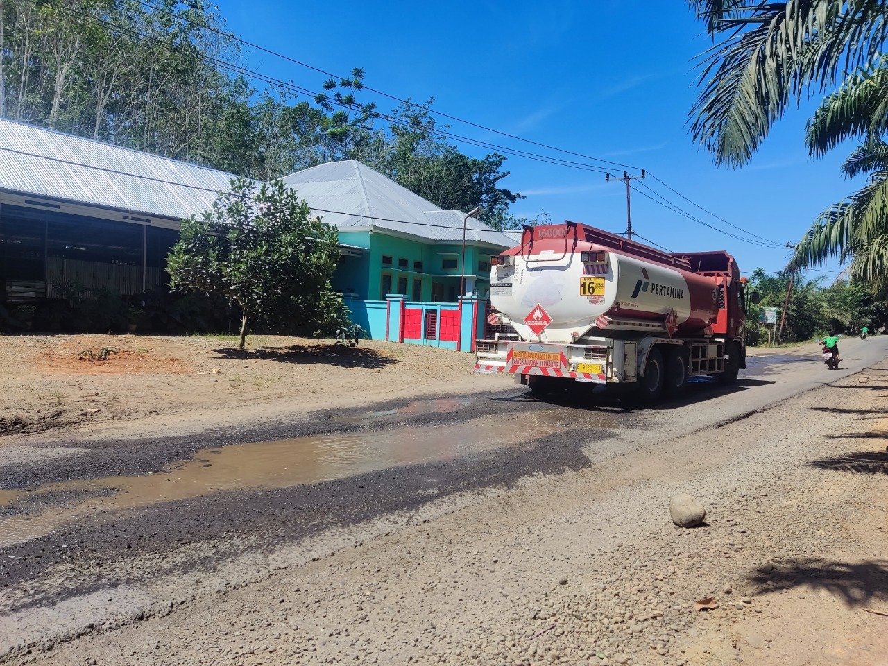 Jalan Padang Sepan Berdebu