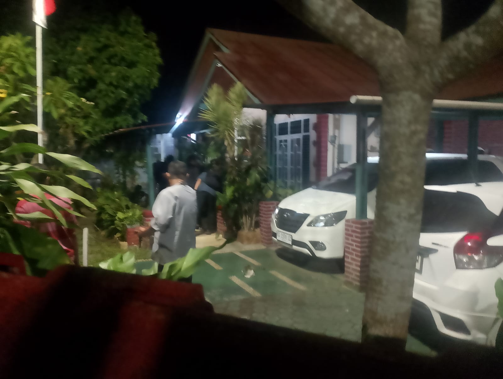 Rumah Arif Gunadi Digeledah, KPK RI Bawa 4 Koper dan 1 Kardus