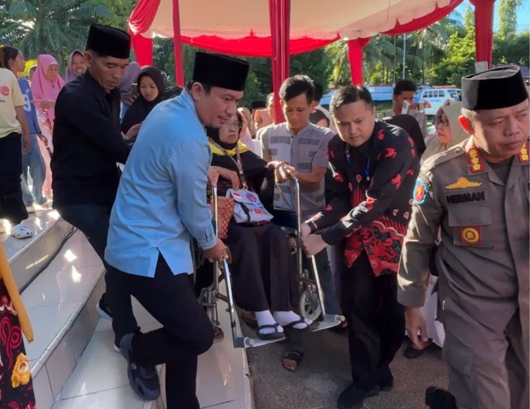 Lepas 29 CJH, Bupati Bengkulu Utara Minta Jaga Kesehatan