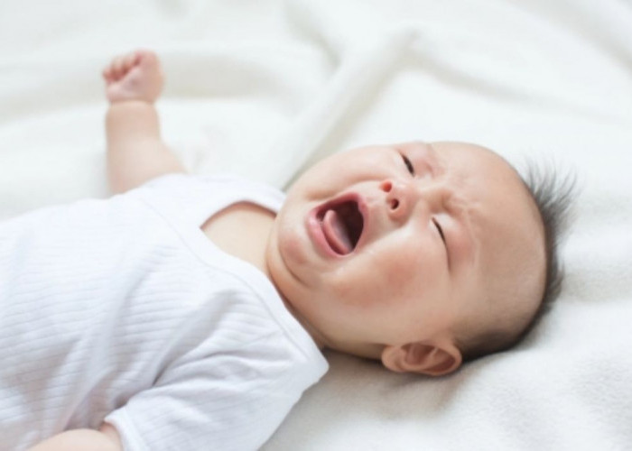 Saat Bayi Diserang Demam, Jangan Panik dan Cukup Lakukan Hal Ini