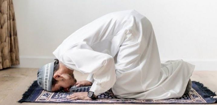 Hafalkan! Ini 3 Pilihan Doa Ketika Sujud Terakhir dalam Shalat yang Dijamin Makbul