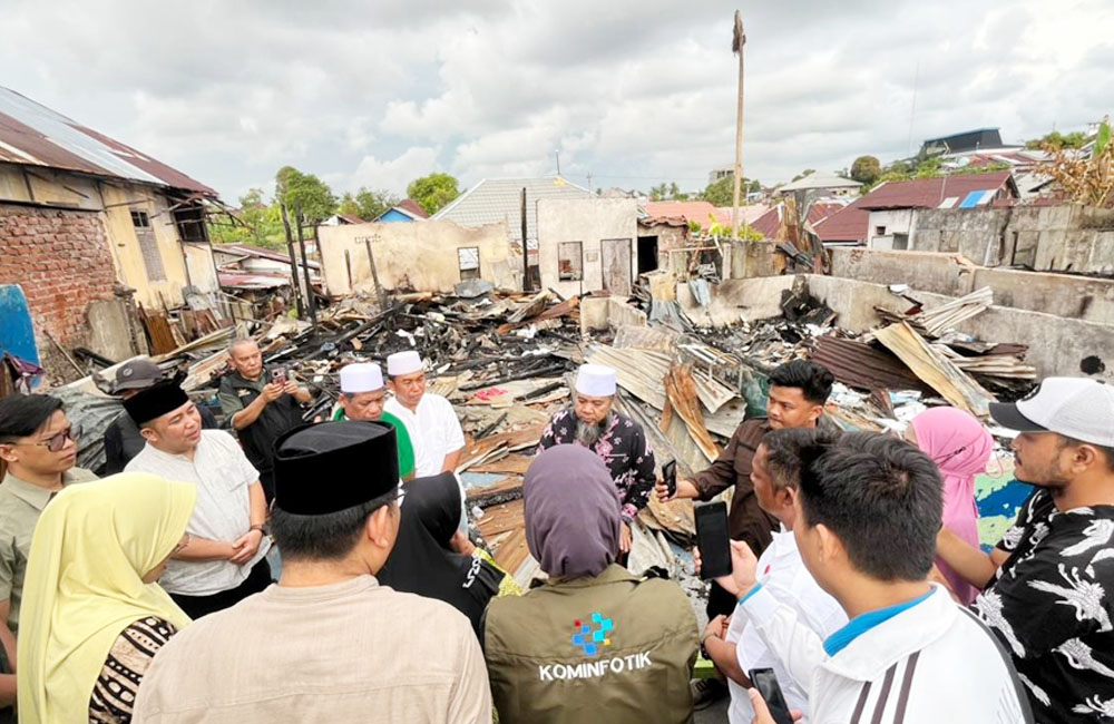 Gerak Cepat Gubernur Helmi Hasan Salurkan Bantuan untuk Korban Kebakaran