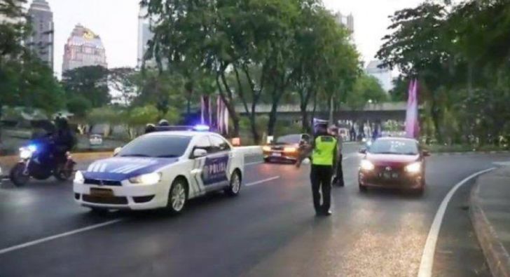 Ternyata Ini Alasan Mobil Patwal Terobos Konvoi KTT ASEAN Sampai Dimaki Polisi