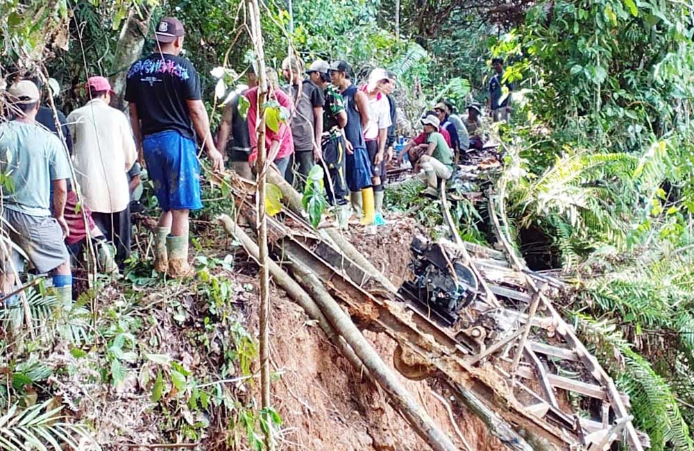 Pasca Longsor, Pemdes Lebong Tandai Bergerak Cepat Pulihkan Jalur Rel Molek