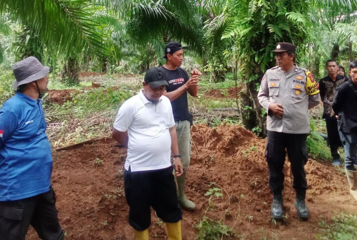 Diduga Tercemar Limbah Pabrik, Petani Ikan di Padang Jaya Tuntut PT BBS