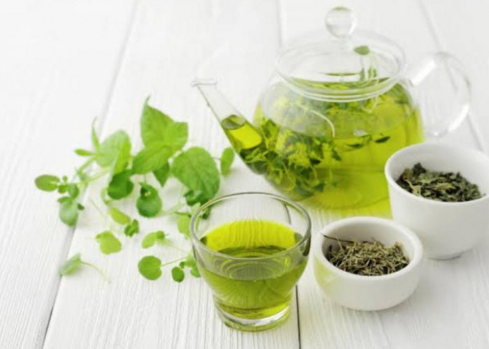 Dibalik Kenikmatan Secangkir Teh Hijau, Ternyata Bisa Bantu Menghilangkan Bintik Hitam di Wajah