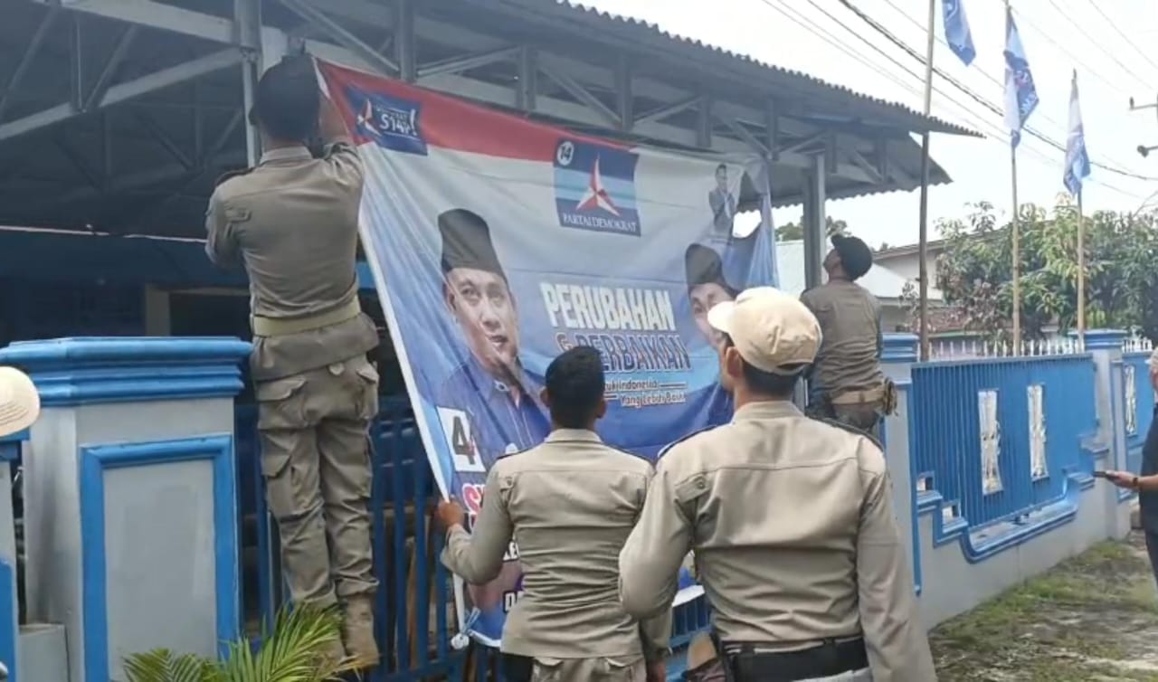 Belum Masa Kampanye, APK Para Caleg di Bengkulu Utara Diturunkan dan Ditertibkan