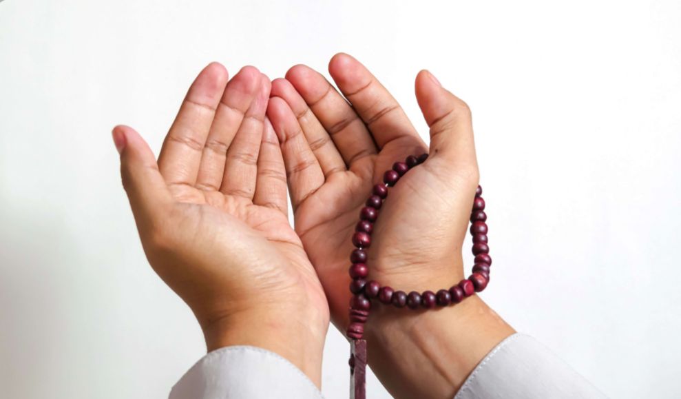 Doa Panjang Umur untuk Diri Sendiri, Lengkap dengan Latin dan Keutamaannya 