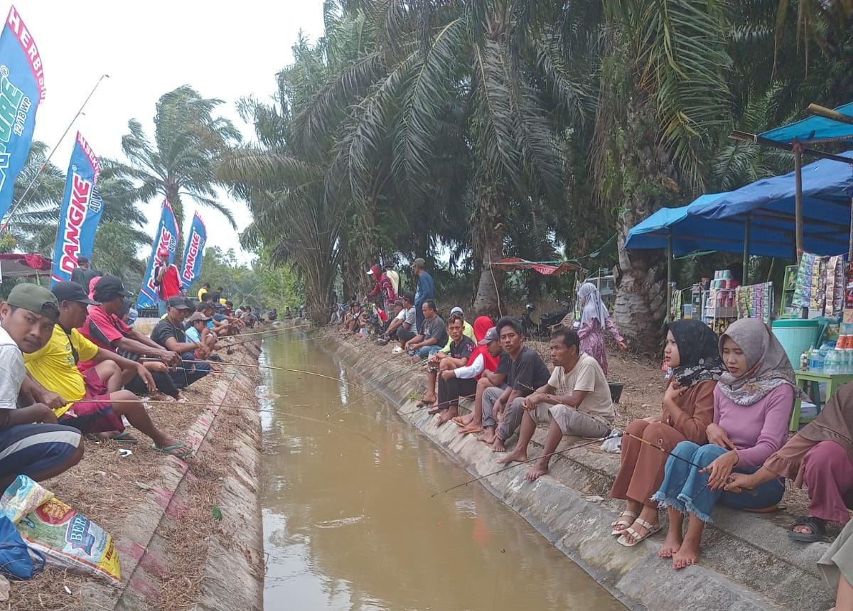 Karnaval dan Lomba Mancing Semarakkan HUT RI ke 79 di Karya Jaya, Kades: Promosikan Potensi Wisata