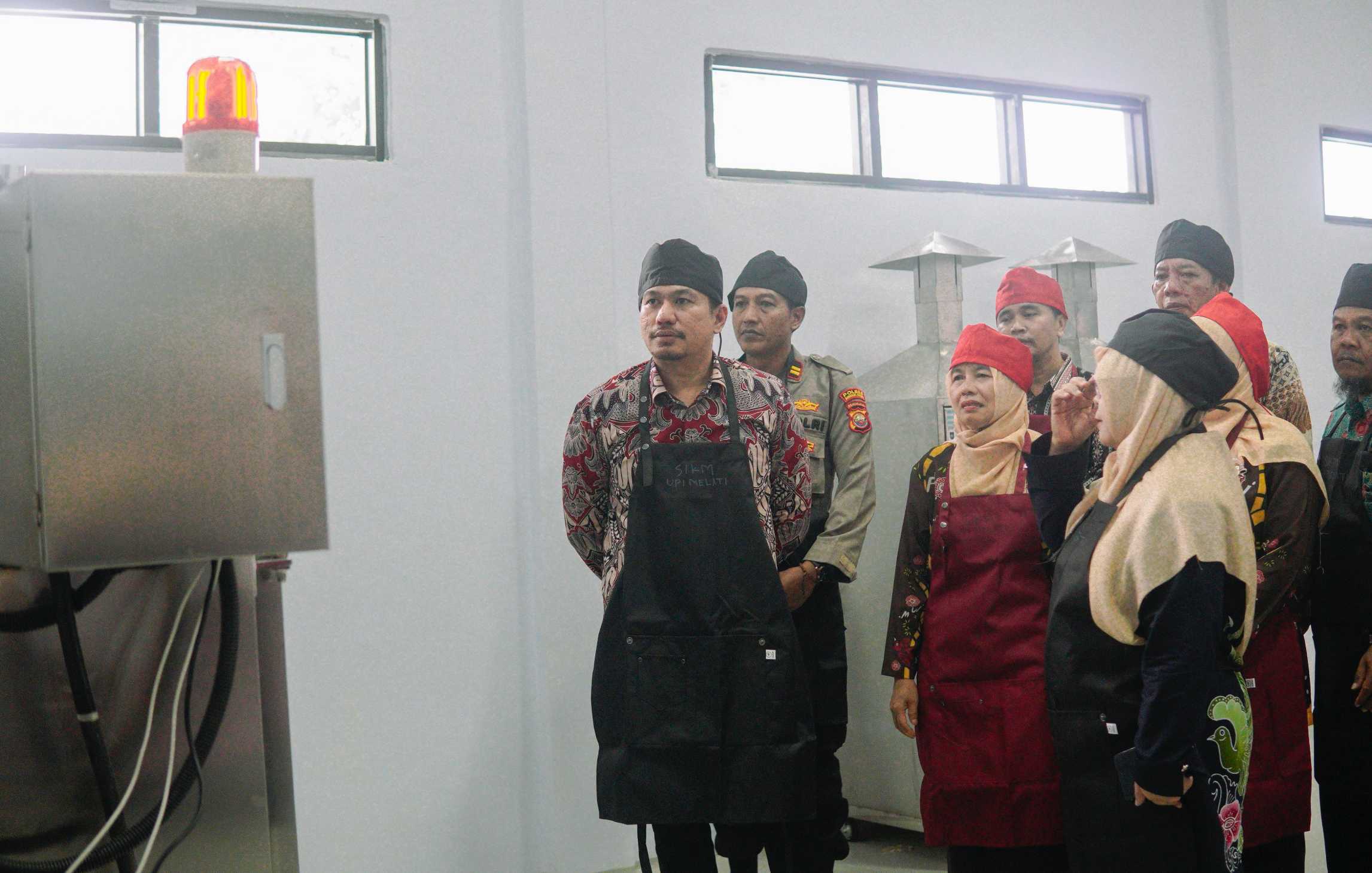 Bupati Bengkulu Utara Resmikan Sentra Unit Pengolahan Ikan Moderen di Padang Jaya