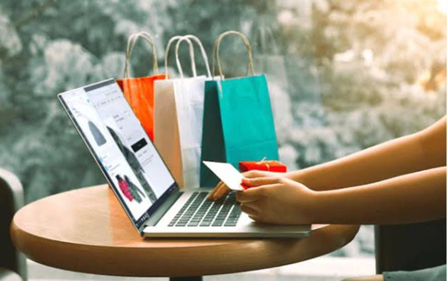 Alasan Mengapa Lebih Memilih Belanja Online Dibanding Belanja Langsung di Tempat