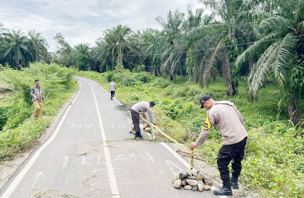 Polisi Pasang Peringatan Bahaya di Jalan Patah Bukit Indah-Kualalangi