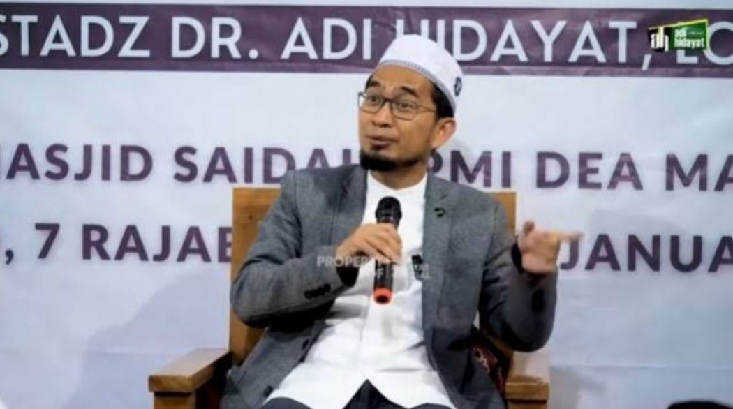 Selain Fakir Miskin, Ini 2 Kriteria yang Harus Diberi Sedekah, Kata Ustadz Adi Hidayat Otomatis Mendapat Ridho