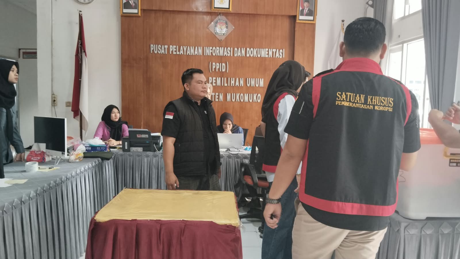 Kejari Geledah Kantor KPU Mukomuko, Sejumlah Berkas Diamankan