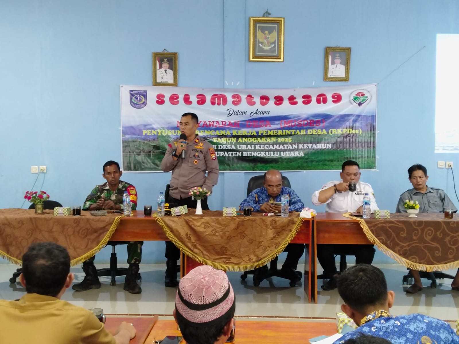 Hadiri Musyawarah RKPDes di Desa Urai, Kapolsek Ketahun: Laksanakan Pembangunan Fisik Sesuai Aturan