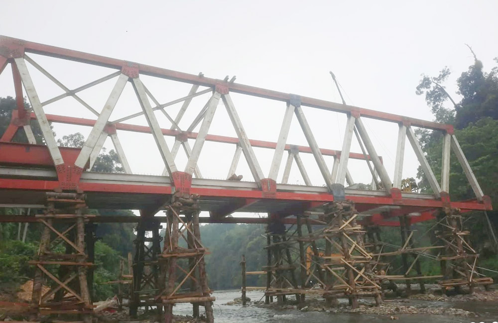 Pemasangan Rangka Jembatan Lubuk Selandak Capai 70 Persen