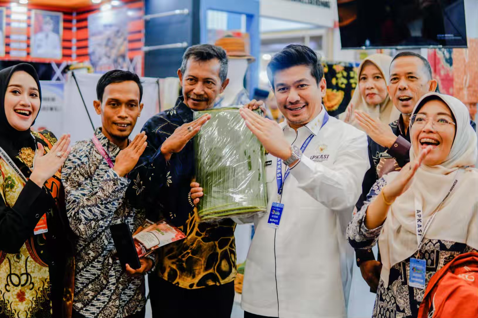 Dibuka Presiden Prabowo, Bupati Arie Hadiri Pembukaan APKASI Otonomi Expo 2025