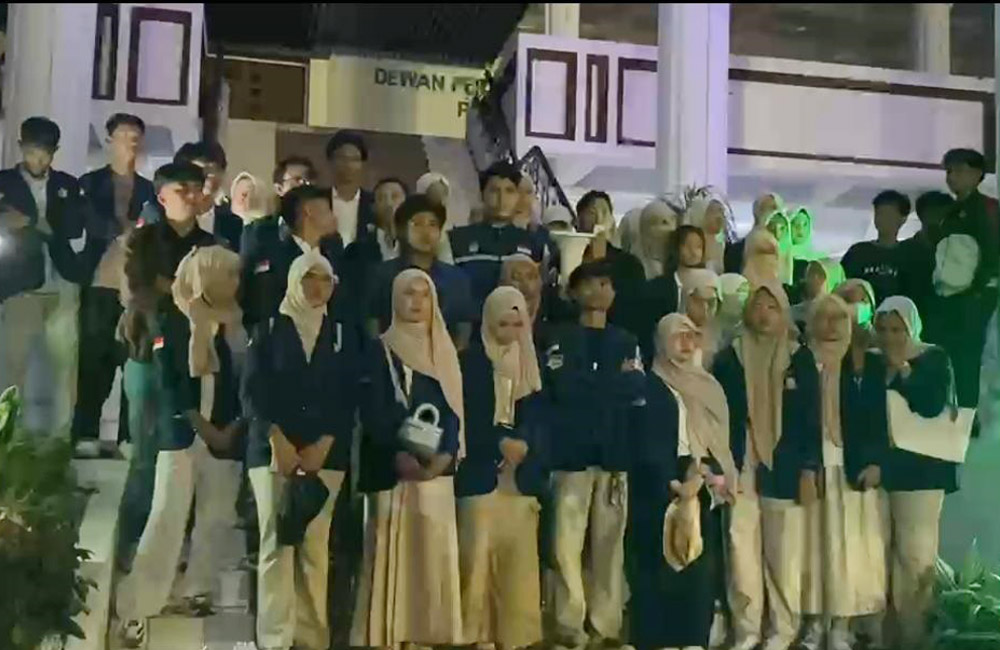 Aksi di DPRD Provinsi Bengkulu, 2 Mahasiswa Dilarikan ke Faskes